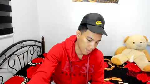 urfucker_vinz online show from April 2026 12:56:01 PM