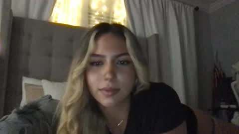 Snapshot of urgfmandy chatting on December 2025 02:52:01 AM urgfmandy online show from December 2025 02:52:01 AM