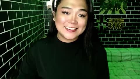 Dimple online show from September 2025 04:44:02 PM