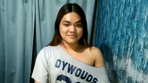 urhottie_bella online show from July 2026 01:01:01 AM