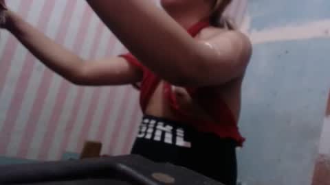 UrHOTtrexie online show from February 2025 05:13:02 AM