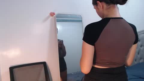 Amira online show from December 2024 10:08:01 AM