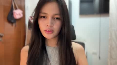 Amira online show from September 2025 12:58:02 AM