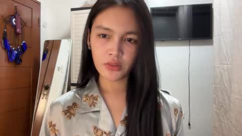 Amira online show from October 2025 12:52:02 AM