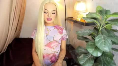 Snapshot of urladyprincessmassivecock chatting on September 2025 04:01:02 PM jhaii online show from September 2025 04:01:02 PM