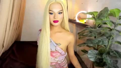 Snapshot of urladyprincessmassivecock chatting on October 2025 07:11:02 PM jhaii online show from October 2025 07:11:02 PM