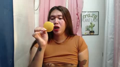 Snapshot of urlovely_sofie chatting on January 2026 06:44:01 PM Sofie online show from January 2026 06:44:01 PM