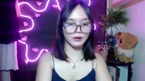 Pia online show from October 2025 09:59:02 PM