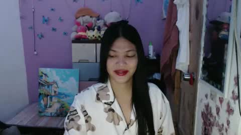 hi im kim online show from April 2026 10:32:01 AM