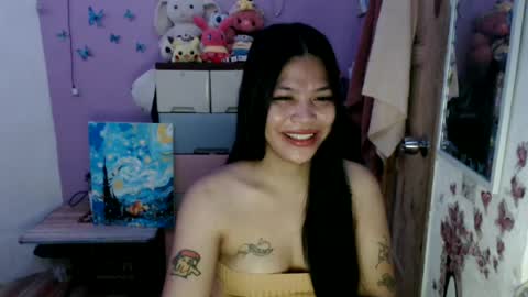 Snapshot of urpreciouspinayxxx chatting on June 2026 01:05:02 AM hi im kim online show from June 2026 01:05:02 AM