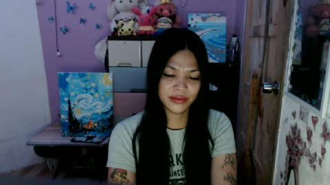 Snapshot of urpreciouspinayxxx chatting on July 2026 05:18:01 PM hi im kim online show from July 2026 05:18:01 PM