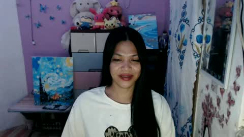 Snapshot of urpreciouspinayxxx chatting on July 2026 12:35:01 AM hi im kim online show from July 2026 12:35:01 AM