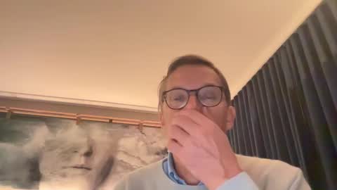 Snapshot of usablemale chatting on December 2024 03:18:02 AM P online show from December 2024 03:18:02 AM