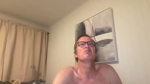 Snapshot of usablemale chatting on December 2025 02:17:02 AM P online show from December 2025 02:17:02 AM