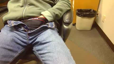 useemie online show from December 2024 10:24:01 PM