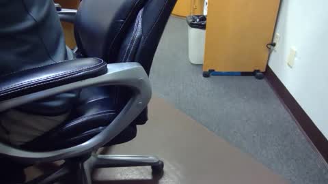 useemie online show from February 2025 07:10:02 PM