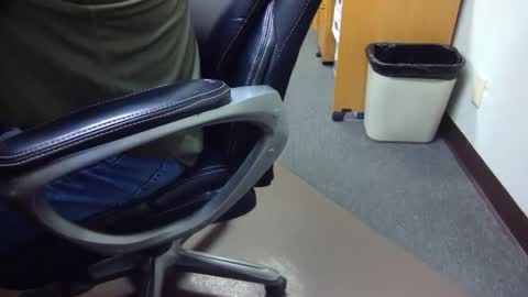 useemie online show from November 2025 09:24:02 PM