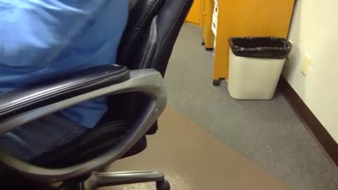 useemie online show from April 2026 08:23:01 PM