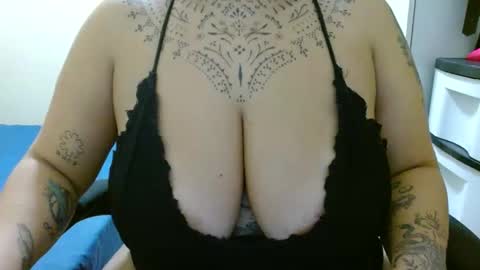 Vah Oliver online show from March 2025 01:10:02 AM