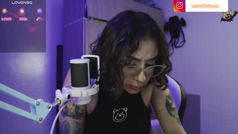 Vainilla Independent model online show from October 2025 12:30:01 AM