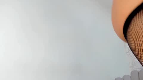 Vaiolet  online show from January 2025 10:46:02 PM