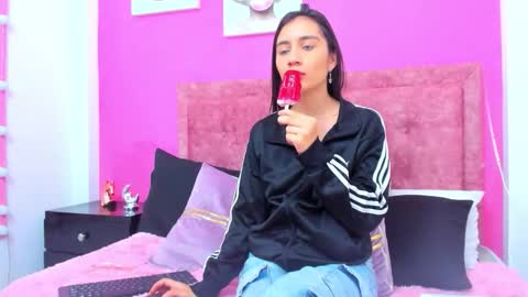 Snapshot of vaioletcooper chatting on March 2026 04:13:01 PM VaiolletCooper online show from March 2026 04:13:01 PM