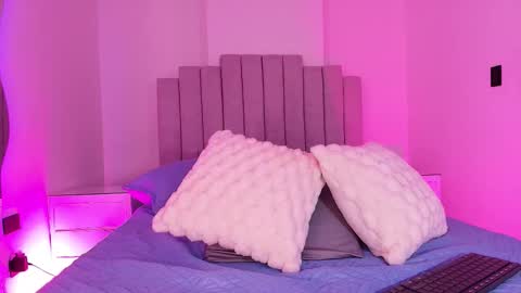 Snapshot of vale_castro1 chatting on November 2025 08:01:01 PM Valentina online show from November 2025 08:01:01 PM