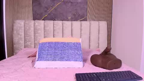 Snapshot of vale_castro1 chatting on December 2025 07:20:02 PM Valentina online show from December 2025 07:20:02 PM