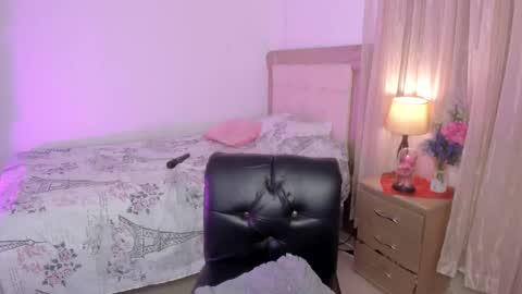 HI IM NEW online show from March 2025 03:39:01 PM