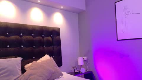 Snapshot of valen_scott_ chatting on September 2025 02:29:02 PM Valen Scott online show from September 2025 02:29:02 PM