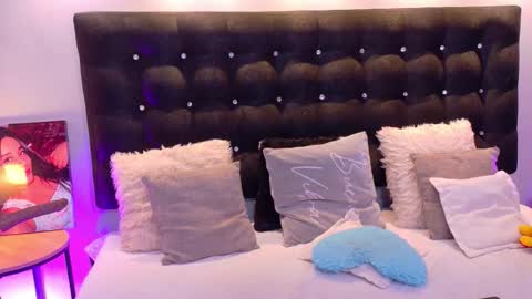 Snapshot of valen_scott_ chatting on November 2025 04:35:01 PM Valen Scott online show from November 2025 04:35:01 PM