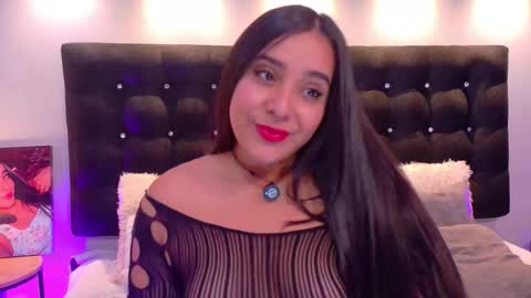 Snapshot of valen_scott_ chatting on November 2025 01:00:02 PM Valen Scott online show from November 2025 01:00:02 PM