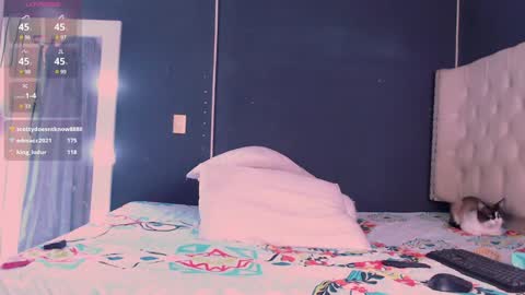 Snapshot of valen_thompson chatting on December 2024 01:17:01 AM IG-valen mendoza99 twitter valenthompson99 online show from December 2024 01:17:01 AM