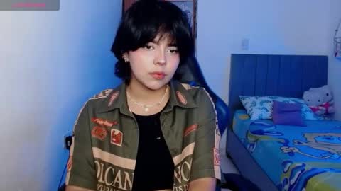 Snapshot of valenbeauty chatting on May 2026 05:59:01 AM valenbeauty online show from May 2026 05:59:01 AM