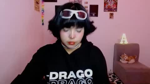 Snapshot of valenbeauty chatting on June 2026 02:03:01 AM valenbeauty online show from June 2026 02:03:01 AM