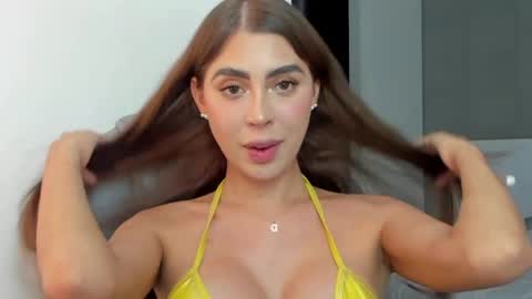 Snapshot of valenjonex chatting on February 2025 09:38:02 PM Angela online show from February 2025 09:38:02 PM