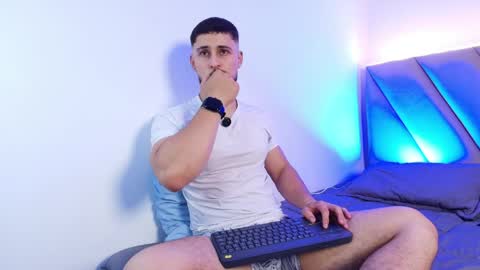 valenssio_moretti online show from May 2026 01:13:01 AM