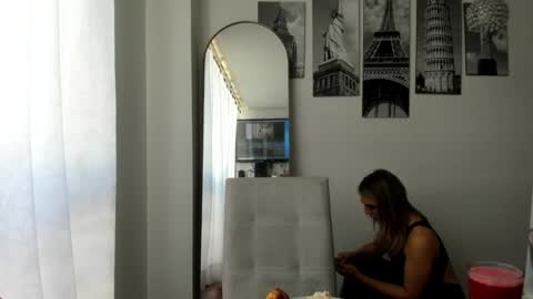 Snapshot of valensweetlove chatting on January 2025 07:00:02 PM Valen online show from January 2025 07:00:02 PM