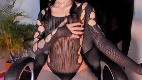 Valentina  Dolls online show from September 2025 07:52:02 AM