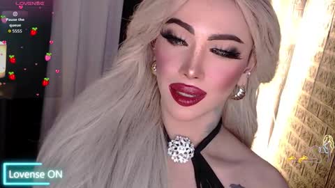 Amanda online show from November 2025 08:37:02 AM