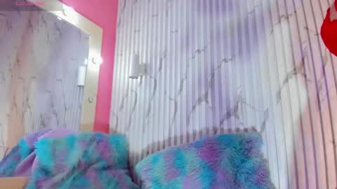 Valentina online show from November 2025 12:20:01 PM