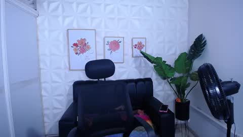 Valentina  online show from November 2025 05:18:02 AM