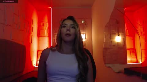 Snapshot of valentina_red18 chatting on November 2025 04:08:02 PM Valentina online show from November 2025 04:08:02 PM