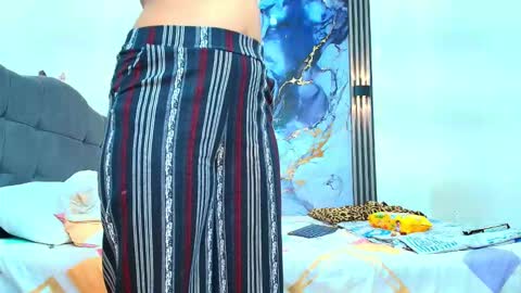 valentina_y_sneiderr online show from February 2026 07:17:02 PM