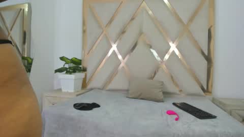 valentinaasm online show from March 2026 01:22:02 PM