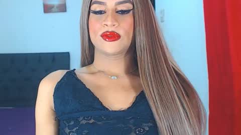Snapshot of valentinaxxxdoll chatting on January 2025 01:37:02 AM VALENTINA online show from January 2025 01:37:02 AM