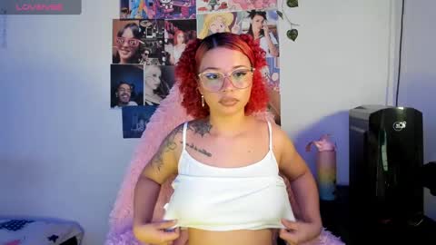 Snapshot of valentinna_5 chatting on December 2024 06:49:01 PM Danielle Please help me to reach 300 thumbs up online show from December 2024 06:49:01 PM