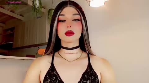 Snapshot of valentinne_marian chatting on February 2025 04:17:02 AM Marian online show from February 2025 04:17:02 AM