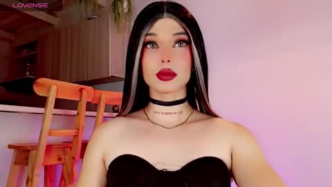 Snapshot of valentinne_marian chatting on February 2025 08:48:02 AM Marian online show from February 2025 08:48:02 AM