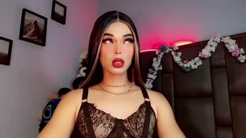 Snapshot of valentinne_marian chatting on September 2025 08:19:01 AM Marian online show from September 2025 08:19:01 AM